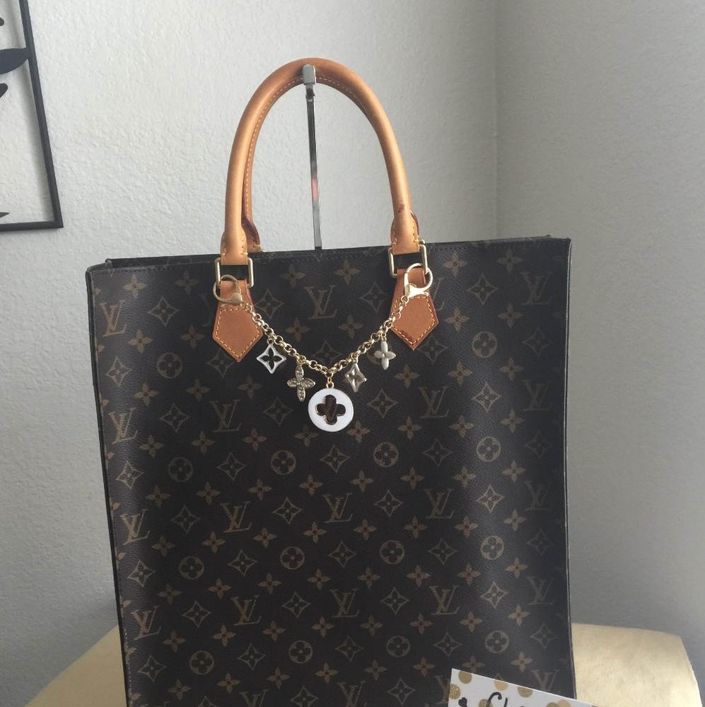 LV Sac Plat Monogram tote